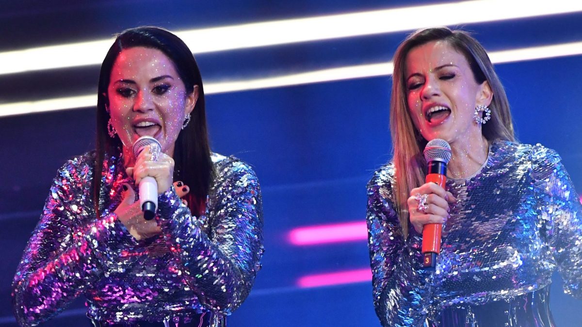 Paola e Chiara, la vera bomba di Sanremo: sono loro le Queen del  Festival, con il pop raffinato. Il testo della canzone Furore